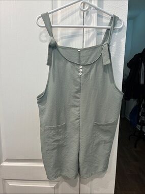 Sleeveless Sage Tencel-Blend Romper with Front Pockets
